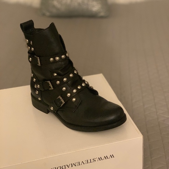Black Studded Steve Madden boot - Picture 4 of 5